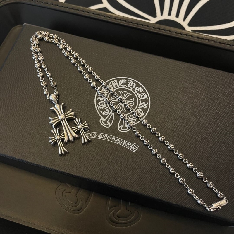Ch**me He**ts necklaces